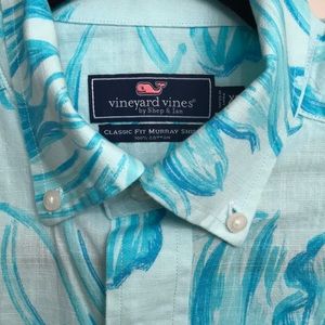 Vineyard Vines Blue and White Casual Button Down Shirt